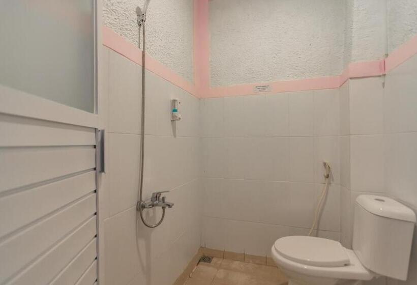 Номер Deluxe, Reddoorz @ Cipanas Garut