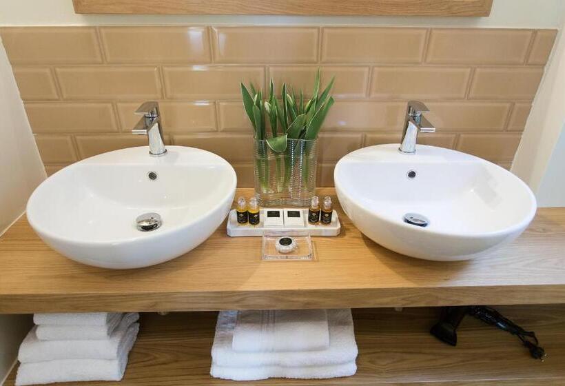اتاق سوپریور, Gmarconi Suites