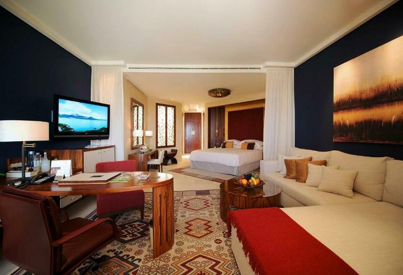 Номер Стандарт, Raffles Dubai