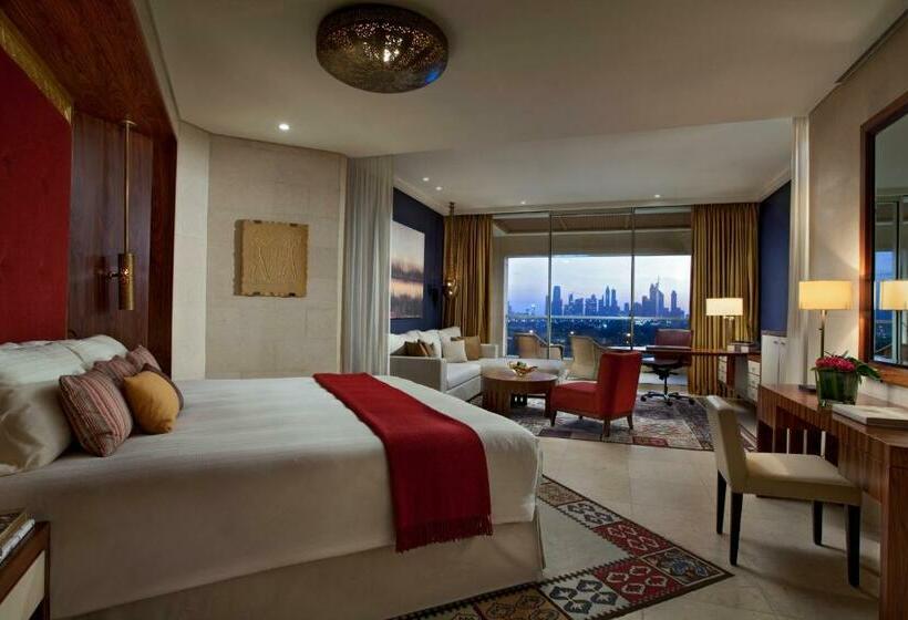 Номер Клуб, Raffles Dubai