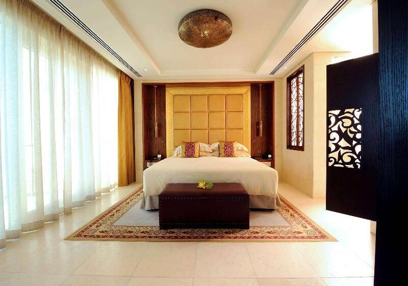 Люкс, Raffles Dubai