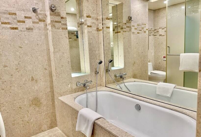 小型套房, Swissotel Foshan, Guangdong