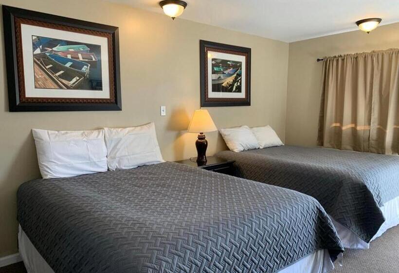 חדר דלוקס לארבעה, Green Acre Motel