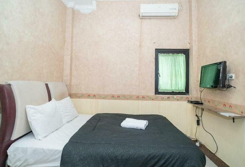 Номер Deluxe, Transit Nusa Indah Redpartner