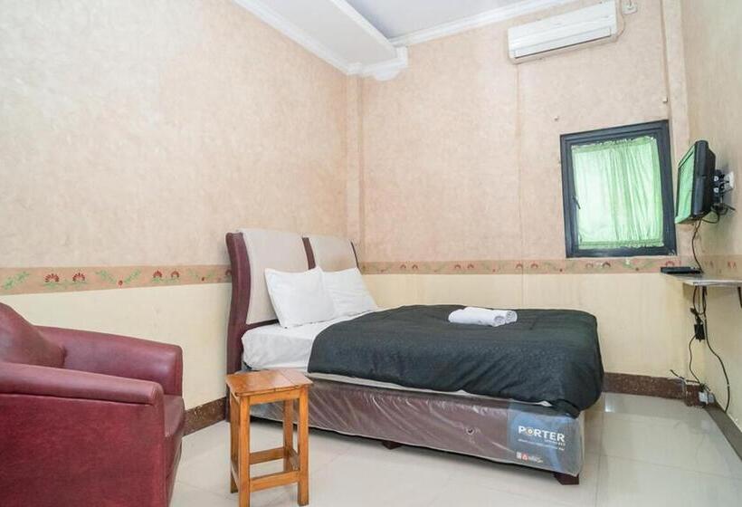 Номер Deluxe, Transit Nusa Indah Redpartner