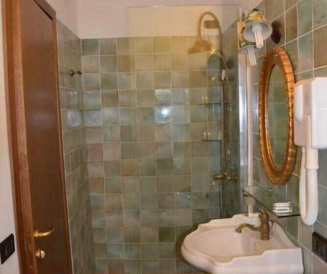Номер Стандарт Трехместный, Villa Vittoria