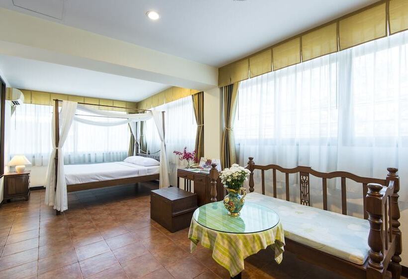 اتاق لوکس سه تخته, The Best Bangkok House