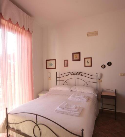 Номер Стандарт с Балконом, B&b Nonna Maria