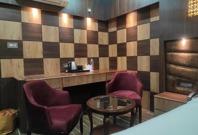 اتاق لوکس, Aavas Inn