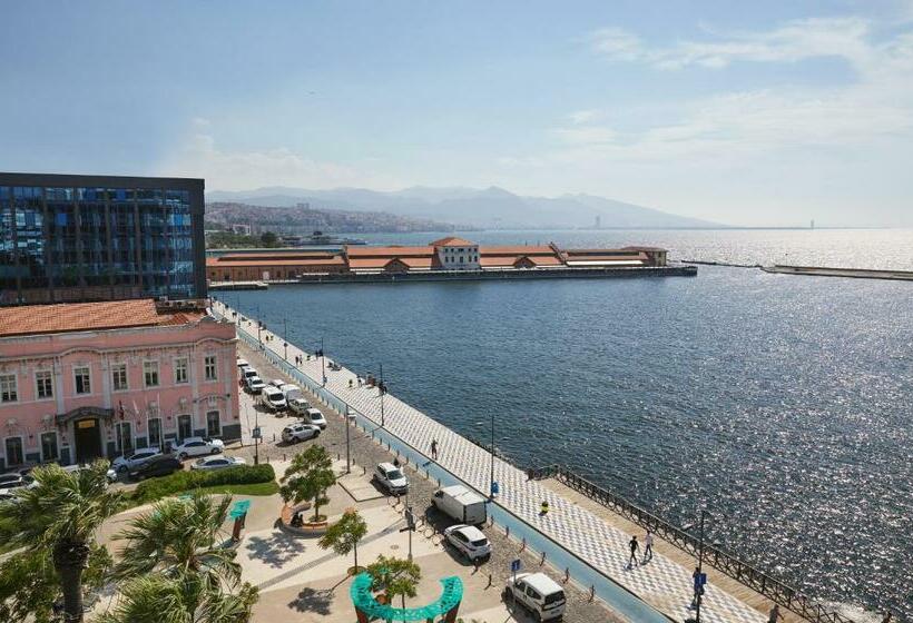 初级行政套房, Izmir Marriott
