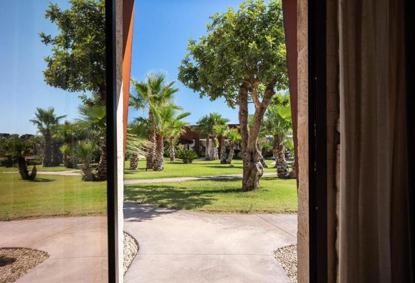 Трехместный Номер Базовый, Pietra D'acqua Resort & Spa By Geocharme