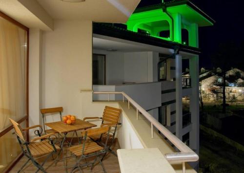 标准工作室带阳台, Emerald Beach Resort & Spa