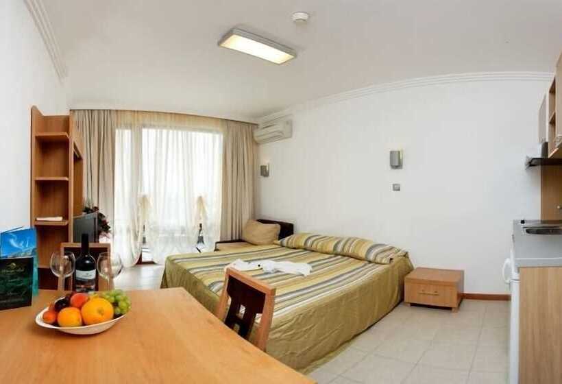 标准工作室带阳台, Emerald Beach Resort & Spa