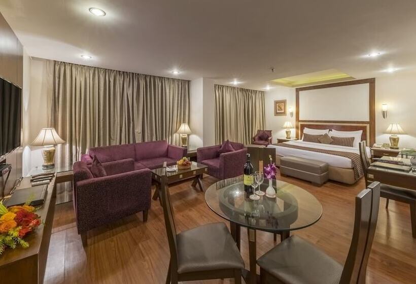 Люкс Клуб, Hindusthan International, Bhubaneswar