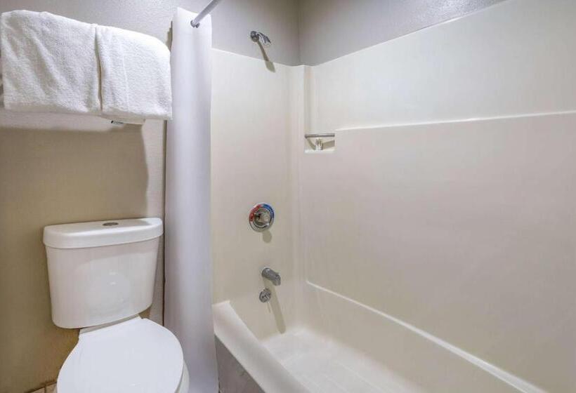 Люкс Deluxe Кровать Кинг, Days Inn By Wyndham Pleasant Prairie Kenosha