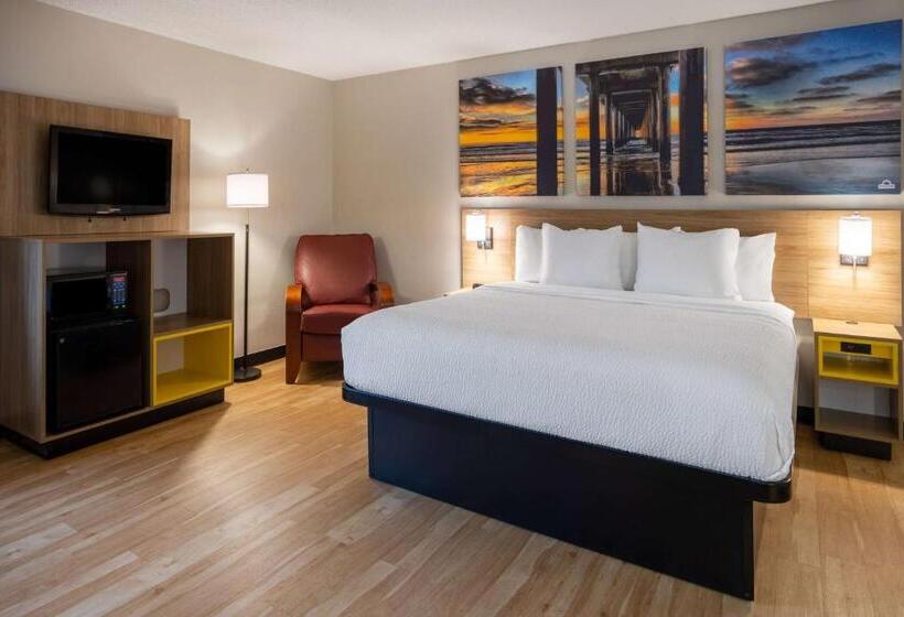 Люкс Deluxe Кровать Кинг, Days Inn By Wyndham Pleasant Prairie Kenosha