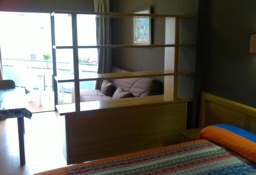 スタンダードスタジオ, Aparthotel Els Molins