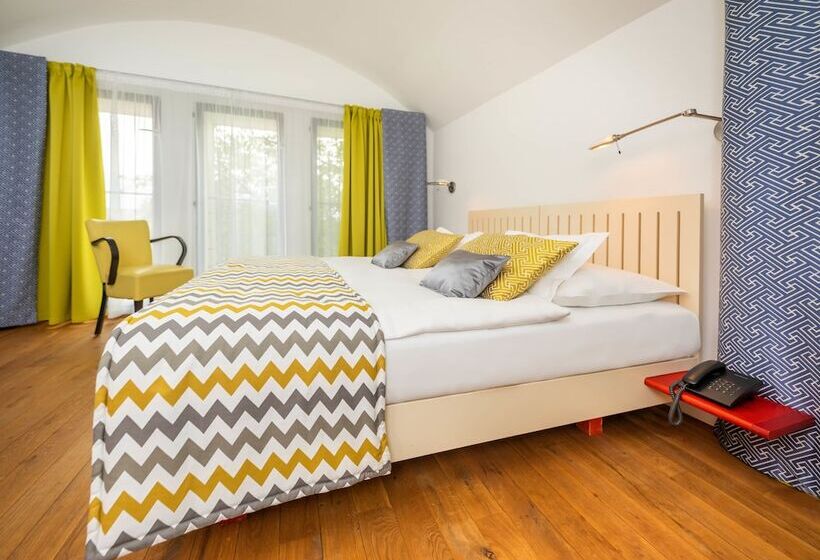 اتاق لوکس, Bellevue Hotel Benešov