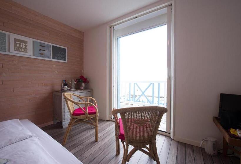 Номер Deluxe Вид на Море, Villa Trémail   La Plage Au Pied De Votre Chambre