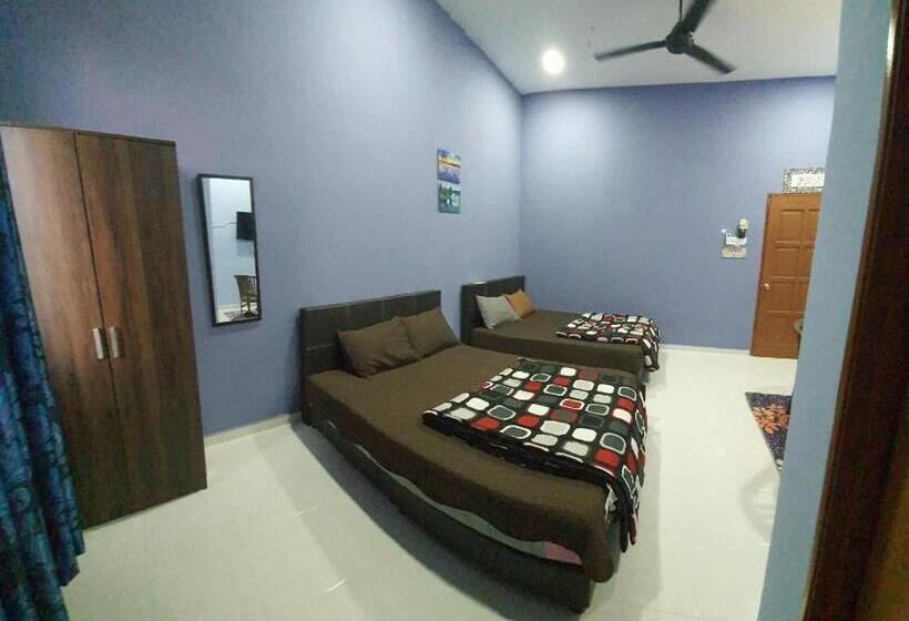 패밀리 스위트, Oyo 90252 Penginapan Wahee