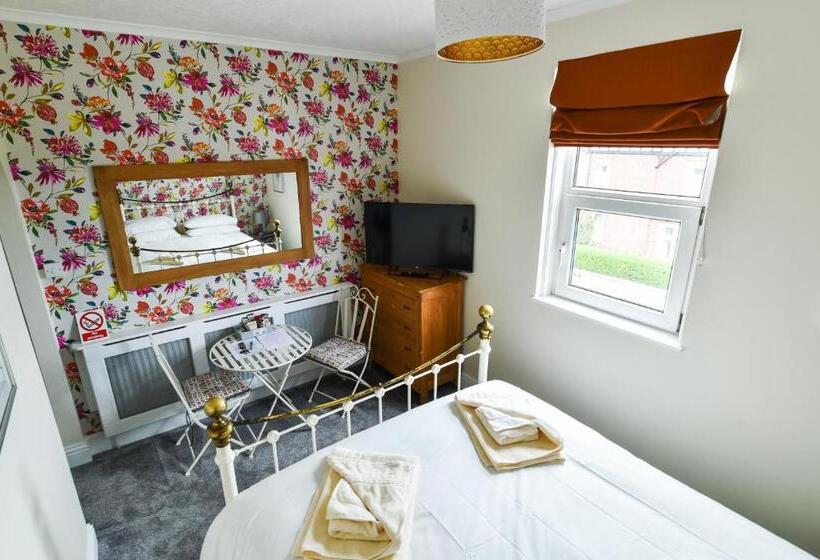 Номер Стандарт, Hillcrest Whitby