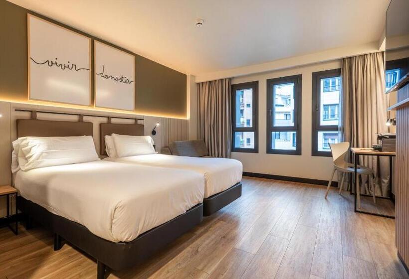 スーペリアトリプルルーム, Leonardo Boutique Hotel San Sebastián