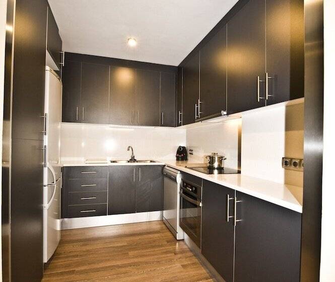 Апартаменты 3 Спальни, Casp 74 Apartments