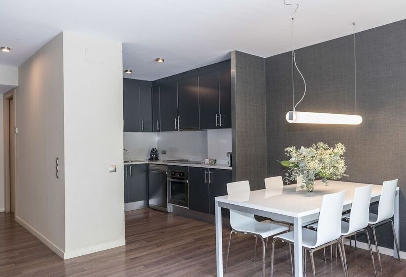 Апартаменты 3 Спальни, Casp 74 Apartments
