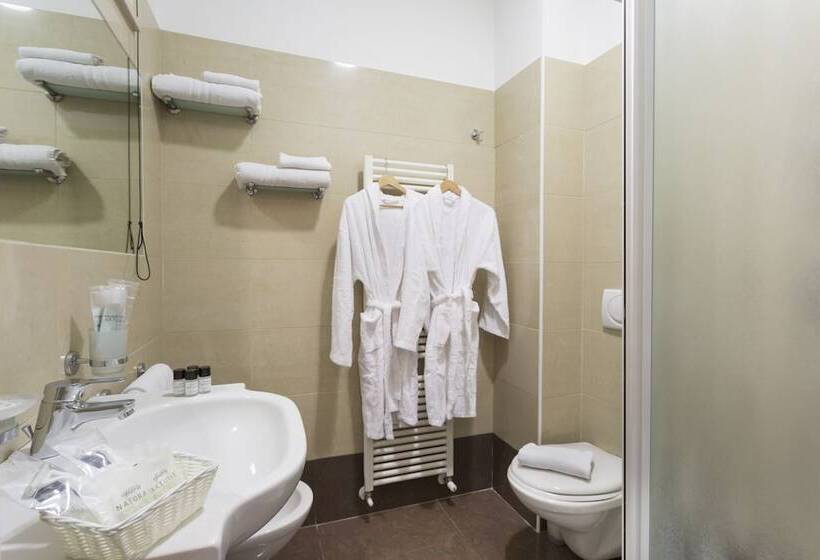 4인용 스탠다드 룸, Calypso Rimini Marina Centro