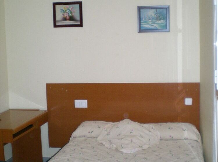 اتاق استاندارد, Hostal Moncloa