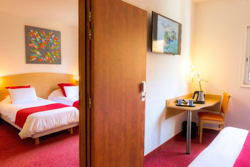 Четырехместный Номер Стандарт, Kyriad Quimper  Pontl Abbe