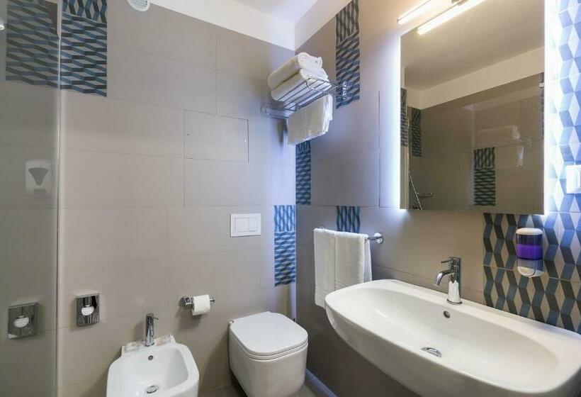 Трехместный Номер Классика, Saracen Sands Hotel & Congress Centre   Palermo