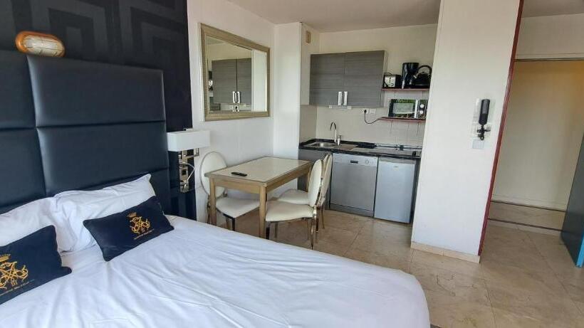 Студия Стандарт Вид на Море, Appart Hôtel Le Trianon