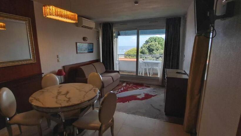 Апартаменты 1 Спальня Вид на Море, Appart Hôtel Le Trianon