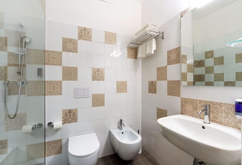 Четырехместный Номер Классик, Saracen Sands Hotel & Congress Centre   Palermo