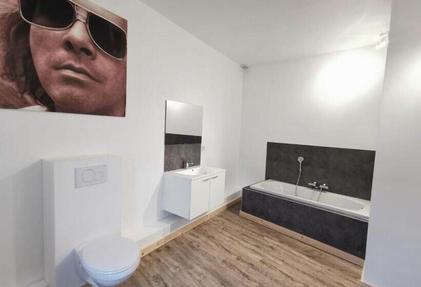 Номер Стандарт, Luxury Spa Hotel   Francofolies