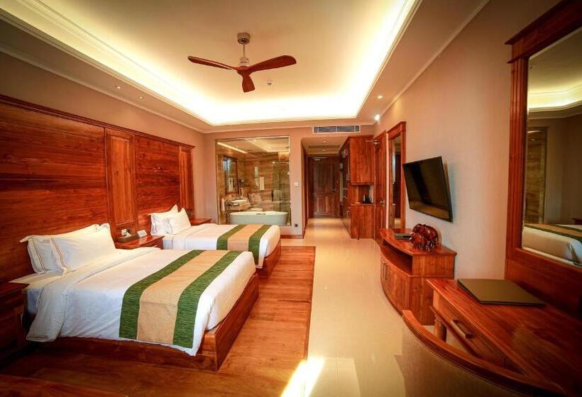 Апартаменты 2 Спальни, Araliya Beach Resort & Spa Unawatuna  Where You Meet The Sea All Year