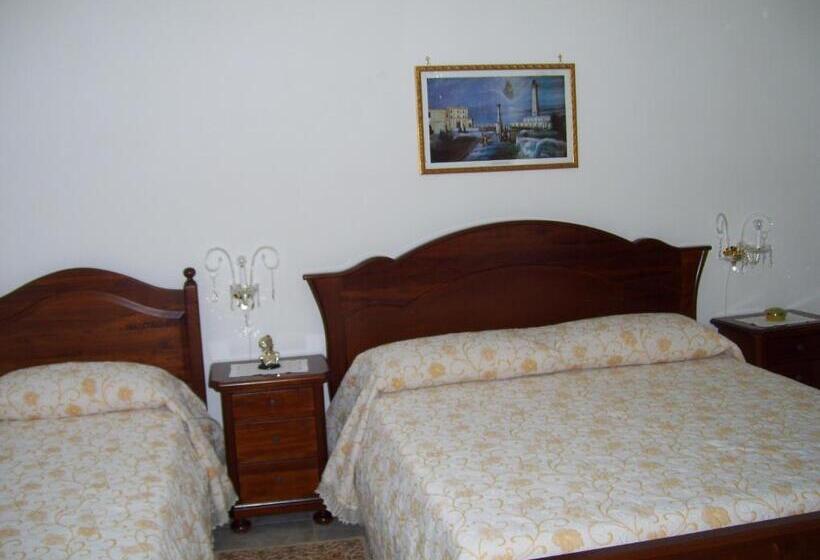 Standard Connecting Room, Capitello