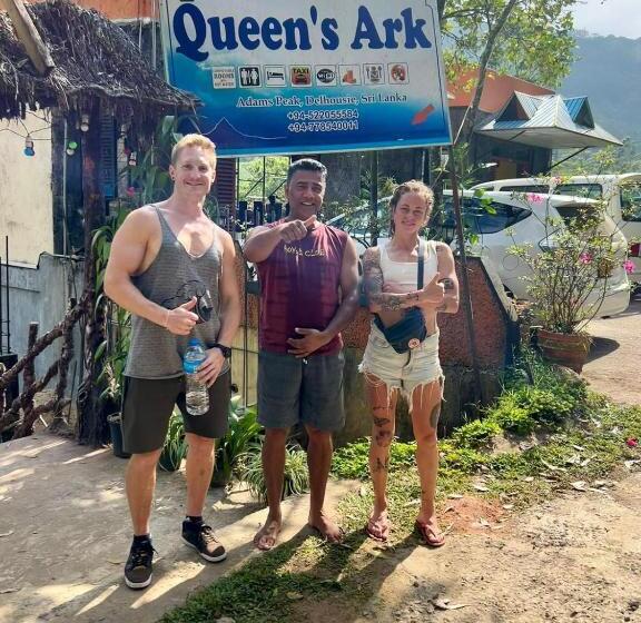 Номер Стандарт Трехместный, Queensark