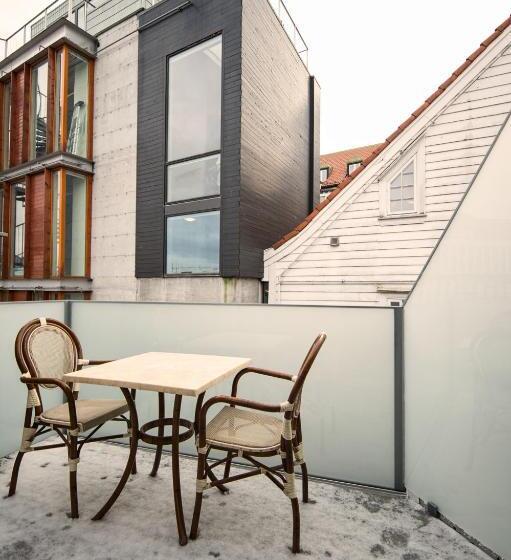 Апартаменты 1 Спальня с Балконом, Home Again Apartments Nygata 1