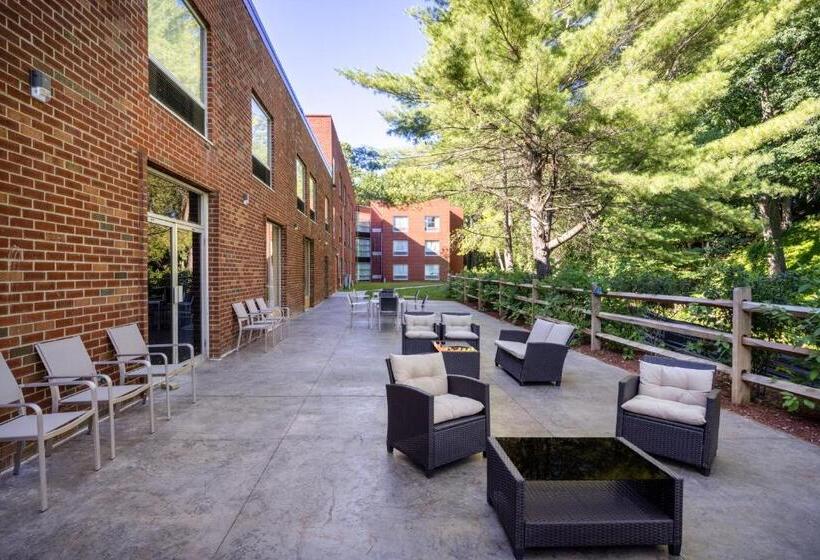 Люкс Кровать Кинг, Holiday Inn Poughkeepsie, An Ihg