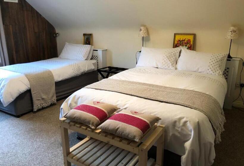 Четырехместный Номер Superior, Derrynane Bay House