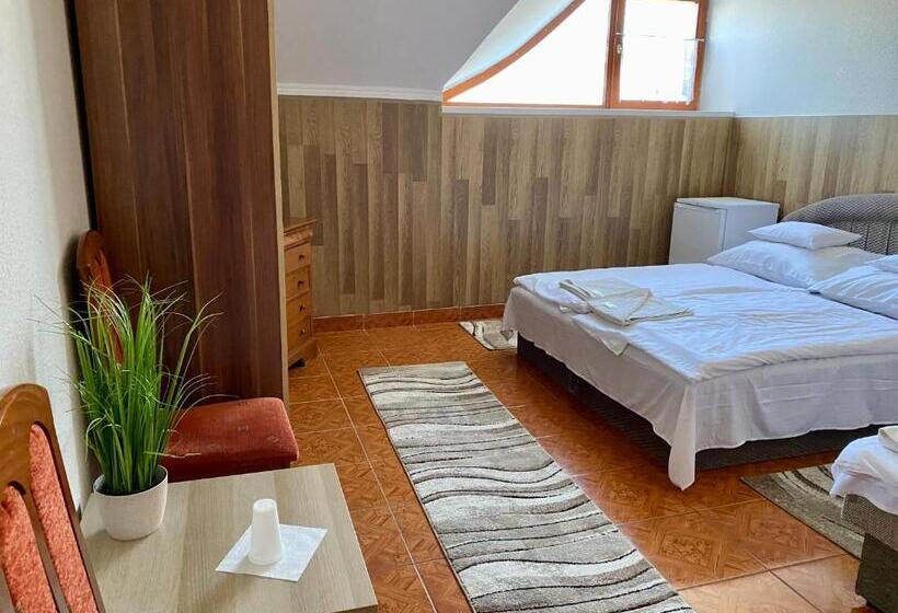 Номер Стандарт, Muskátli Panzió és étterem