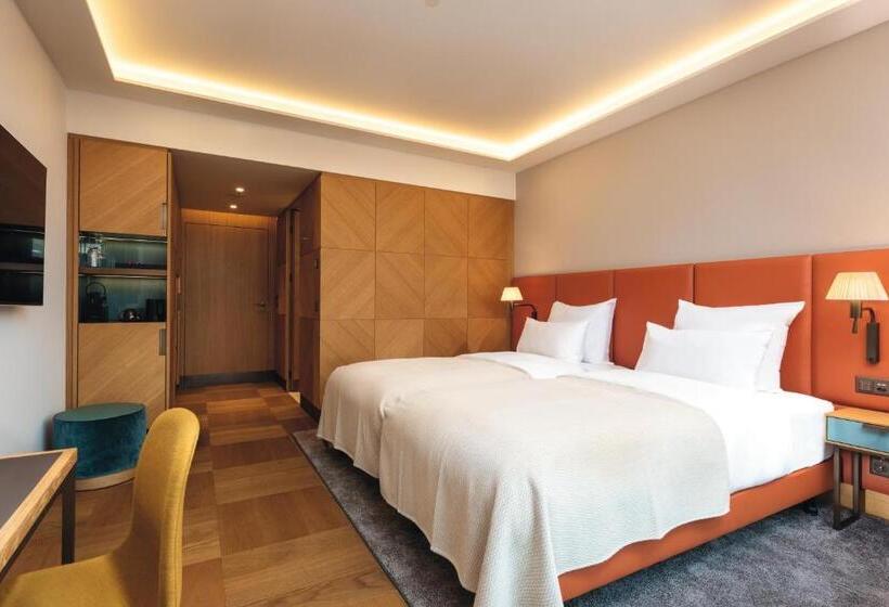 Номер Executive, Mövenpick Hotel Basel