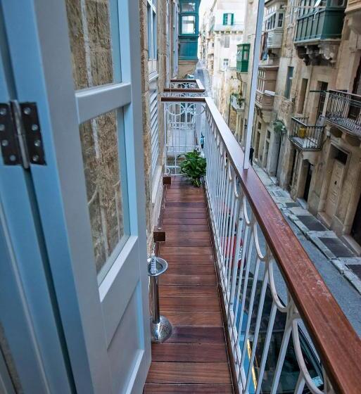 سوییت, No 68 In Valletta