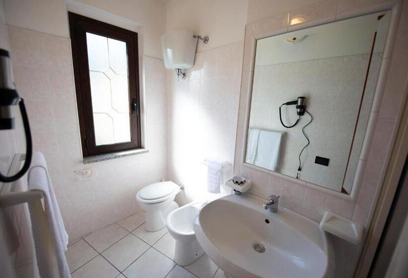 Номер Basic, B&b Esterita