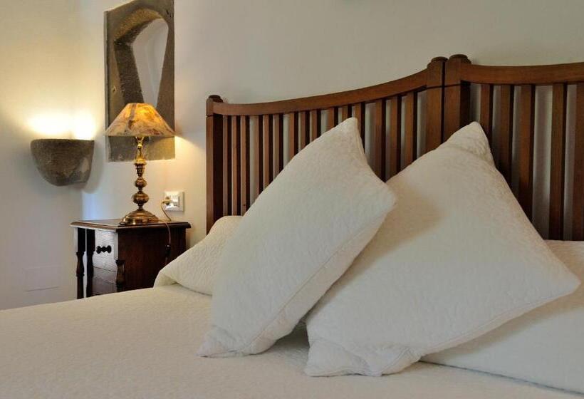 Полулюкс, Petit Hotel Es Figueral