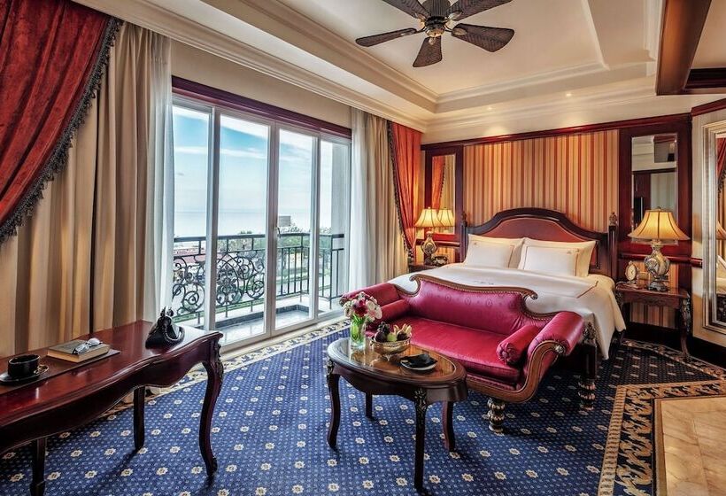 اتاق لوکس با چشم‌انداز دریا, The Imperial Vung Tau
