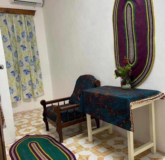 اتاق اکونومی, Sanaa Hostel