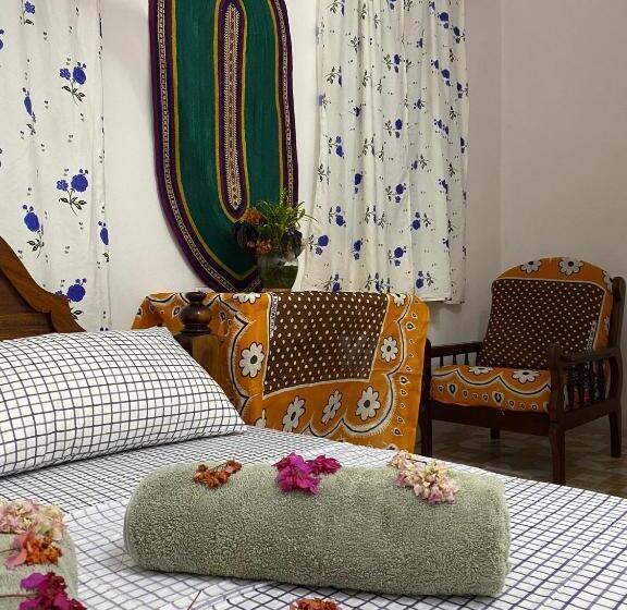 اتاق اکونومی, Sanaa Hostel